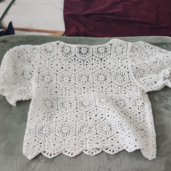 RW&CO. White Crochet Puff-Sleeve Top - Picture 6 of 6